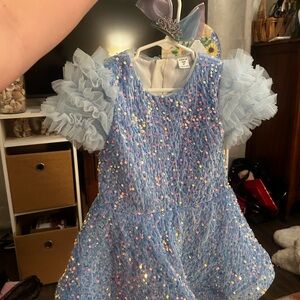 SHEIN Glittery Blue Kids Dance Costume